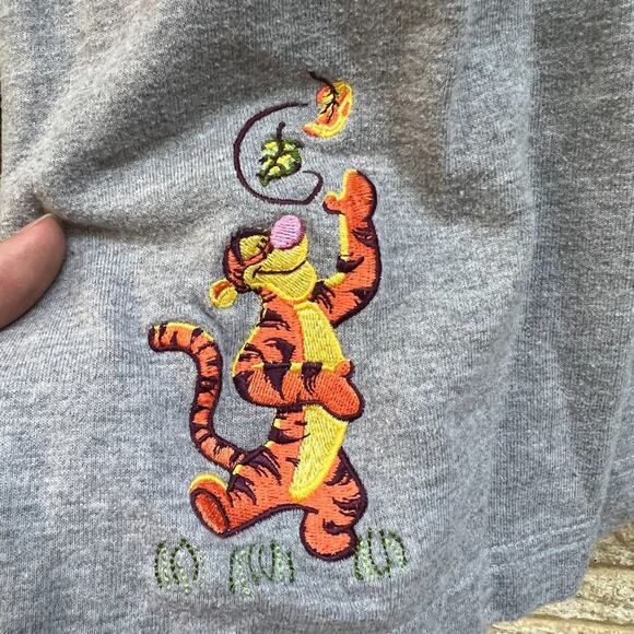 Vintage Y2K Tigger 1/4 Zip Lightweight Grey Sweatshirt Embroidered Womens Medium - Picture 3 of 6
